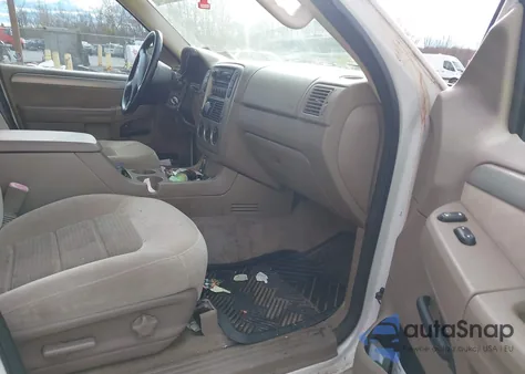 2004 Ford Explorer Nbx/Xlt z USA, uszkodzony, nr VIN 1FMZU73K34UA10565